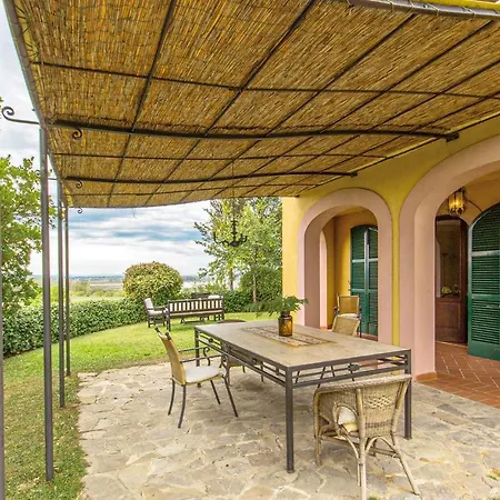 Nice Home In Castiglione Del Lago With Outdoor Swimming Pool And 7 Bedrooms Дом отдыха