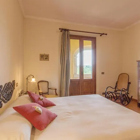 Nice Home In Castiglione Del Lago With Outdoor Swimming Pool And 7 Bedrooms Дом отдыха