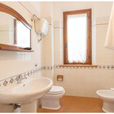 Nice Home In Castiglione Del Lago With Outdoor Swimming Pool And 7 Bedrooms Дом отдыха